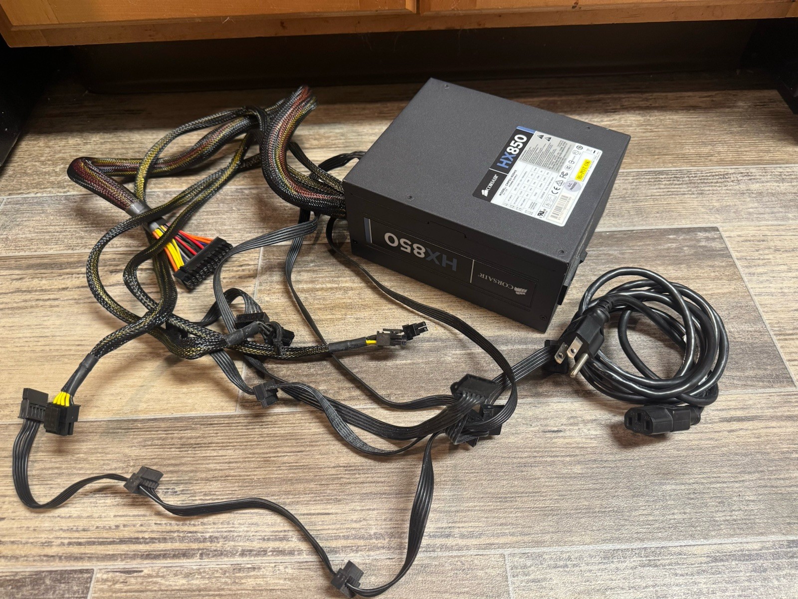 CORSAIR PRO HX850 850W 80 PLUS MODULAR POWER SUPPLY CMPSU-850HX W Cables