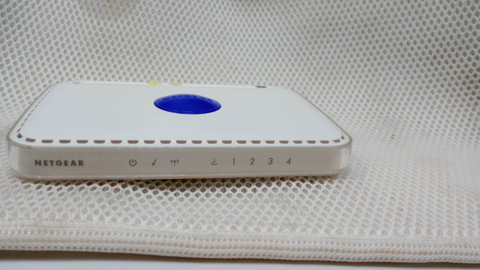 NETGEAR RangeMax Wireless-N 150 Router WPN824N