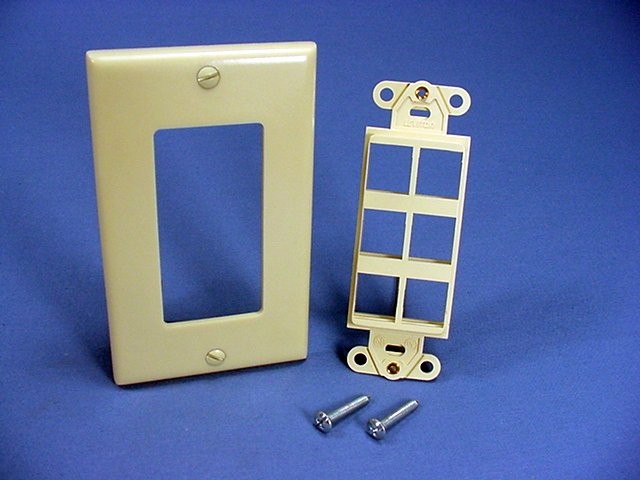 Leviton Ivory 6-Port Decora Quickport Insert w/Wallplate Cover 41646-I