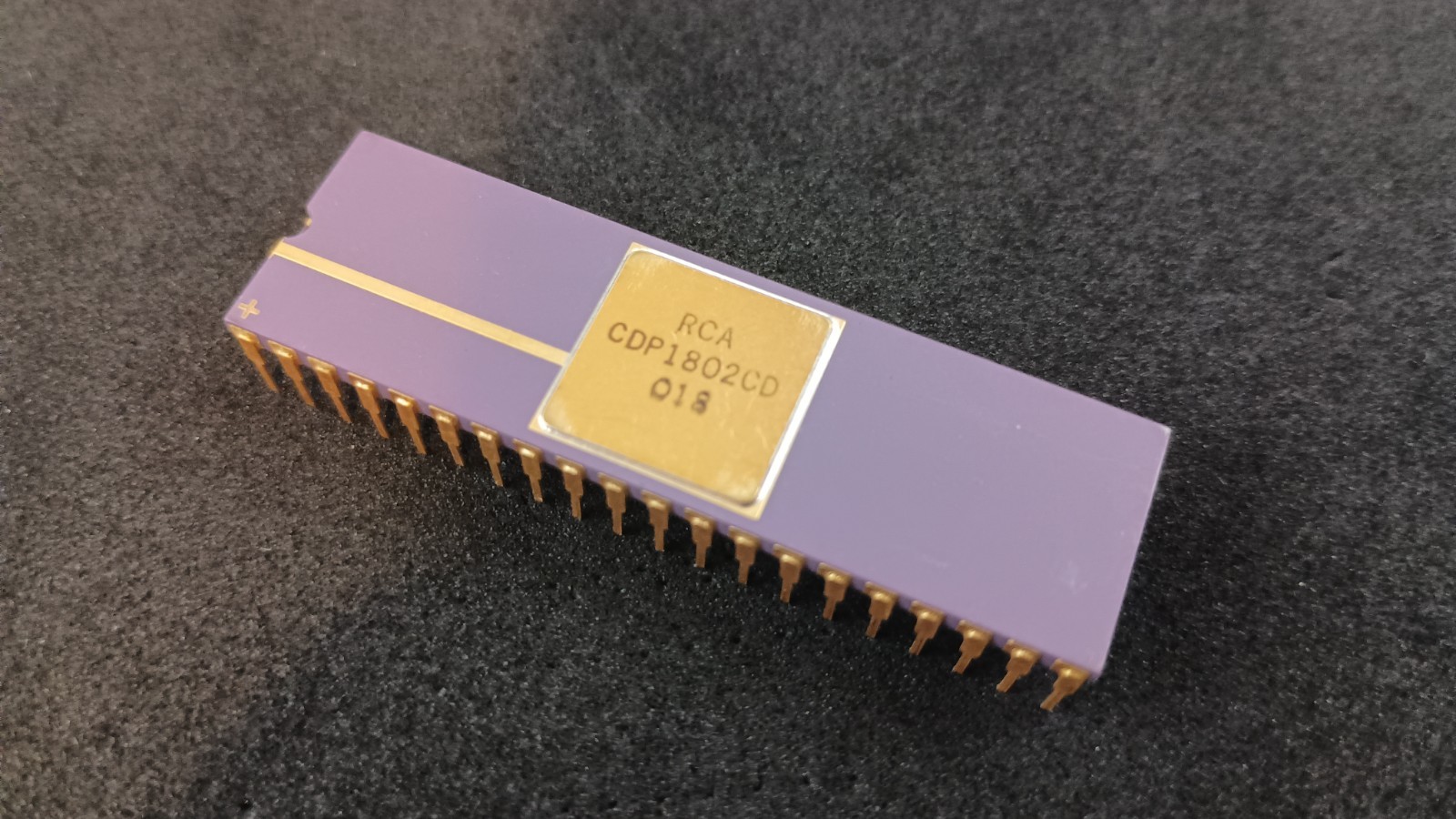 Vintage RCA CDP1802CD Microprocessor CPU Collectible Gold Ceramic NOS 1802