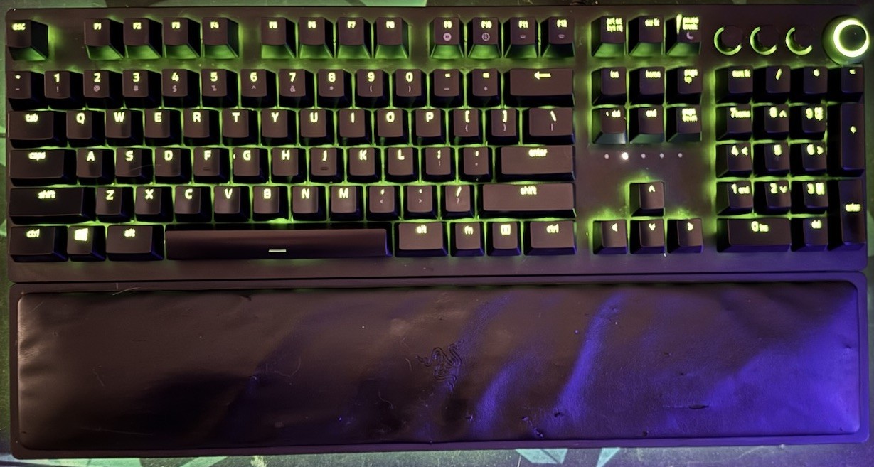 Razer Huntsman Elite Gaming Keyboard With Wrist Rest