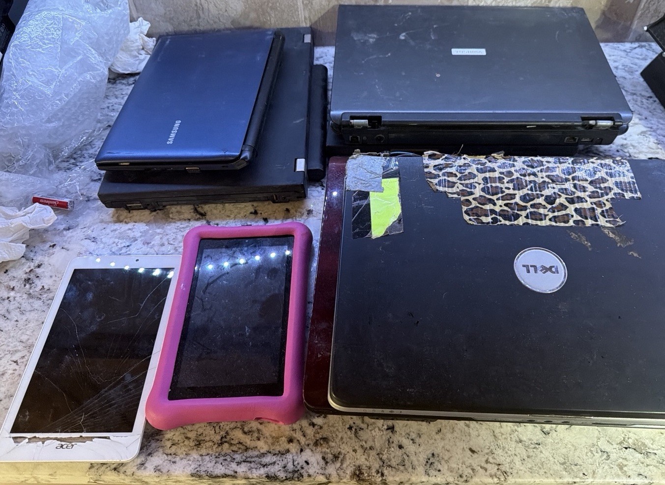 Huge Lot Of Untested Laptop & Tablets Dell Toshiba IBM Samsung Parts/Repair