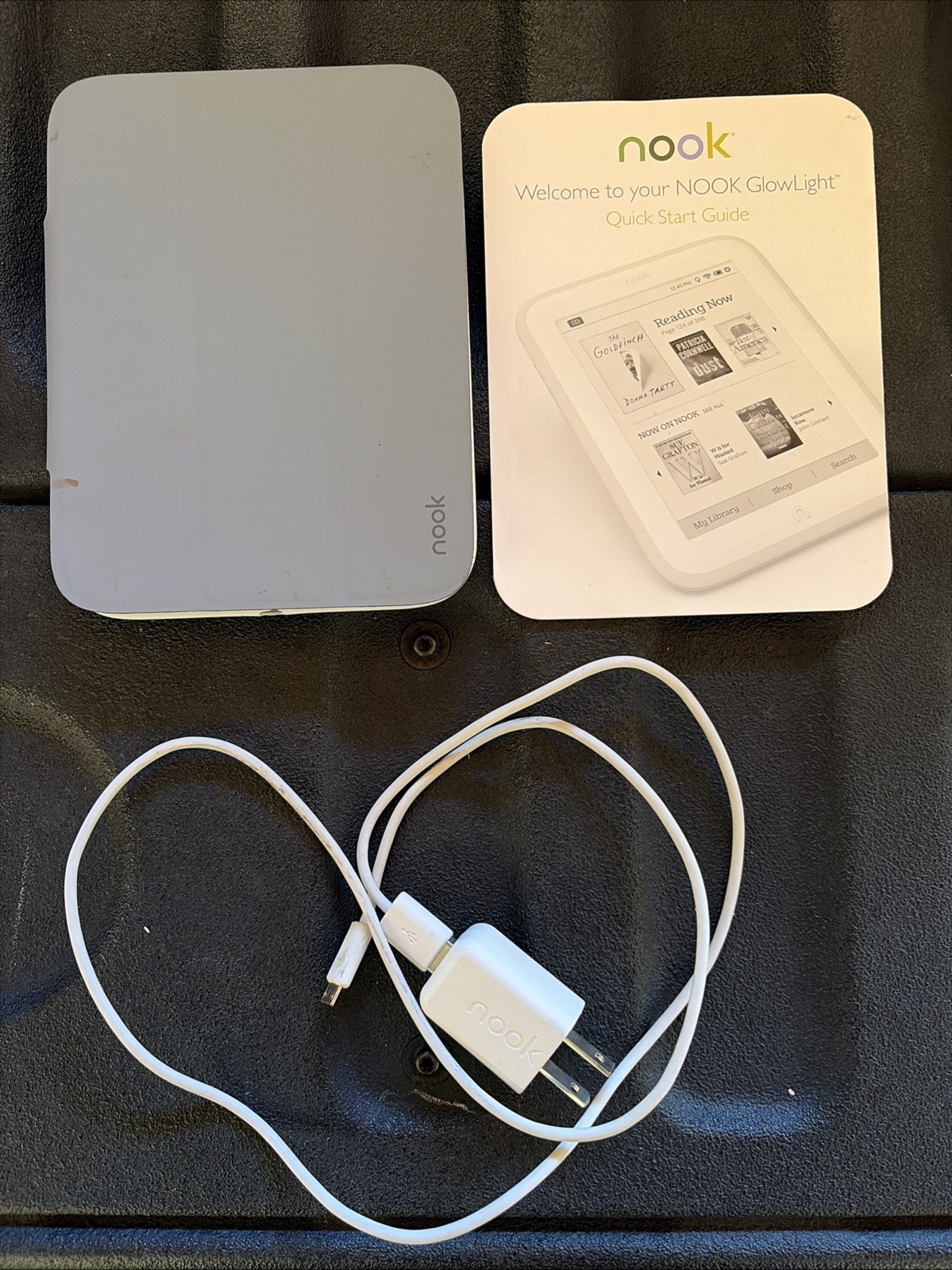 Barnes & Noble Nook Simple Touch BNRV500 2GB Wi-Fi E-Reader White/Gray