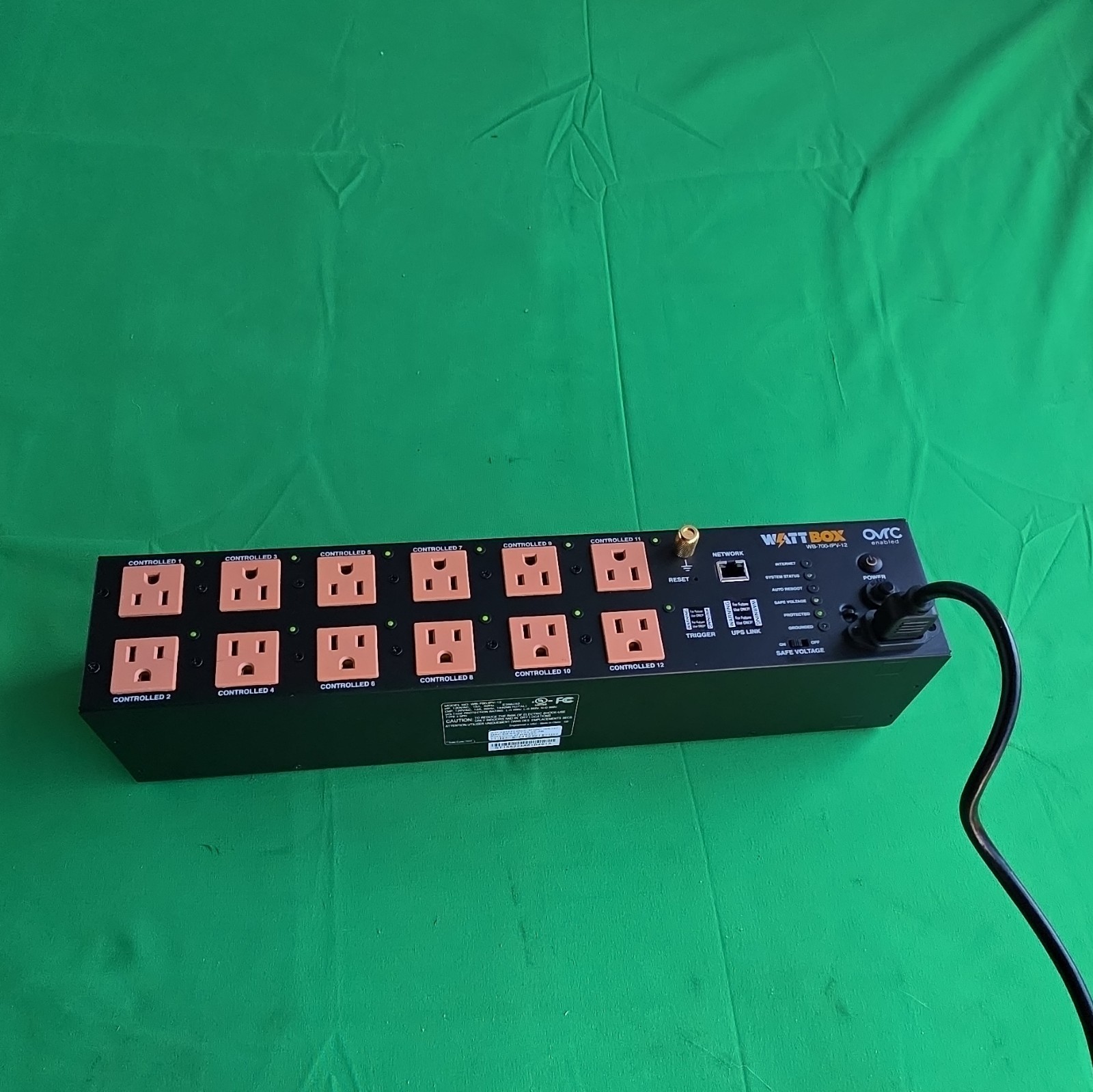 WattBox WB-700-IPV-12 12-Outlet Rackmount PDU 120V 12A Surge Remote