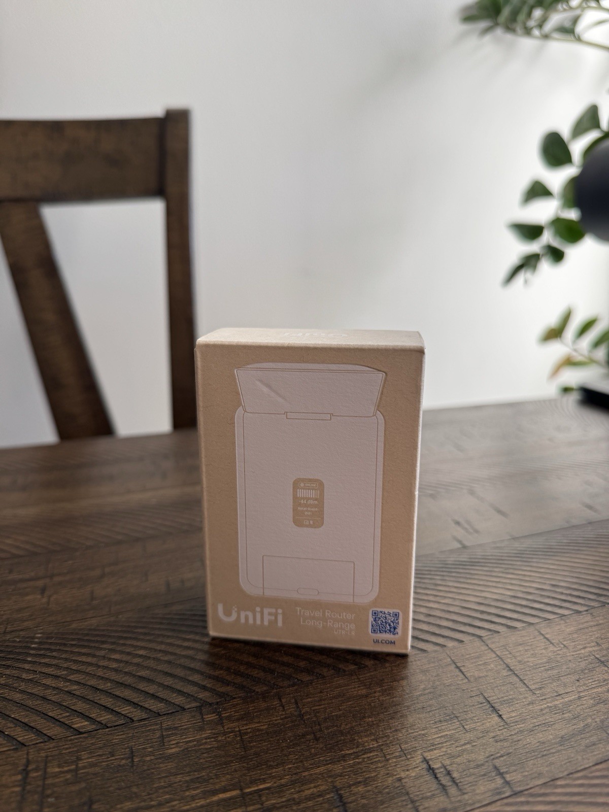 Ubiquiti UniFi Travel Router Long Range UTR-LR - IN HAND
