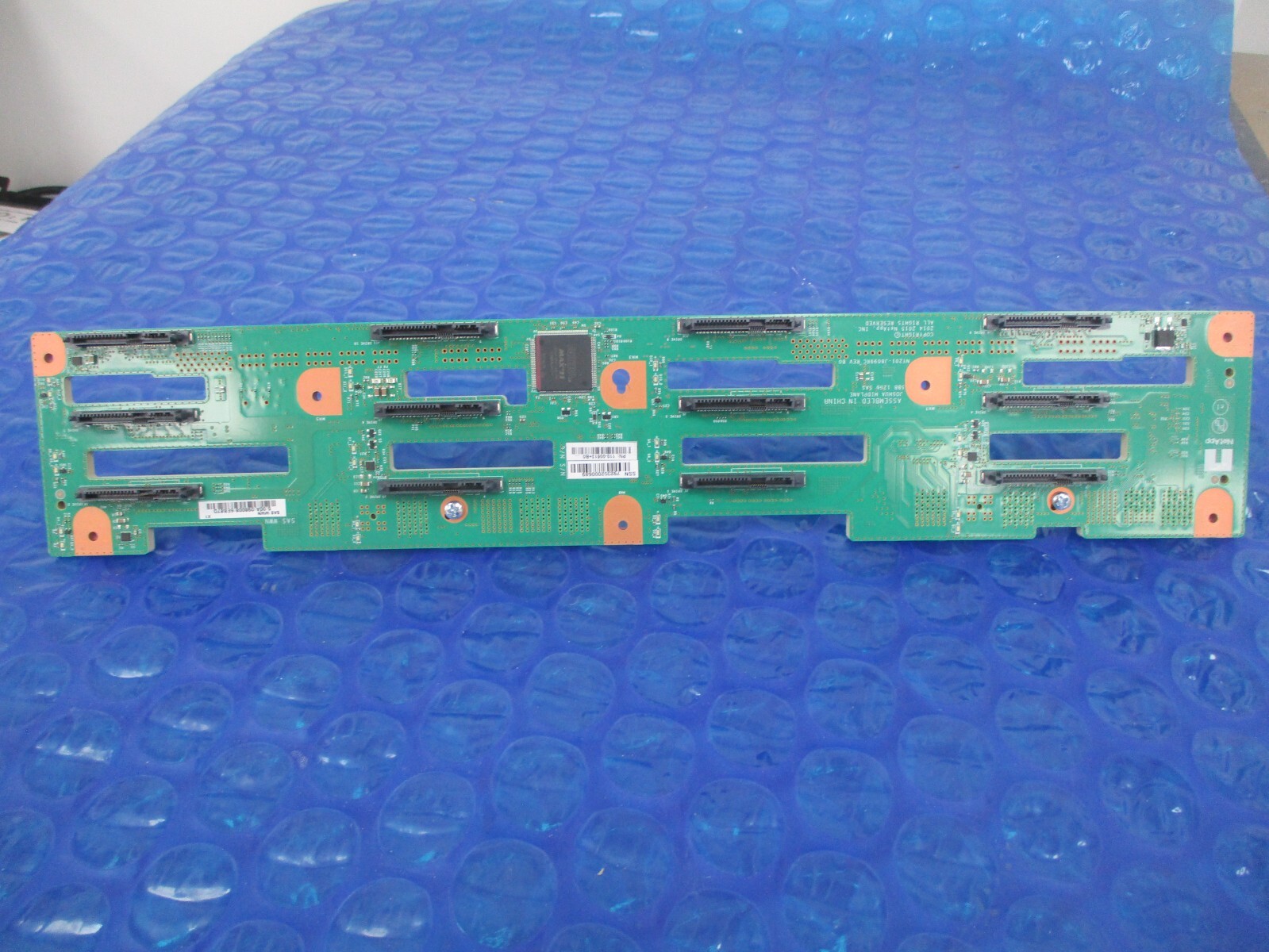 NetApp 110-00513+B0 12-Bay 3.5'' SAS Backplane FAS2720A