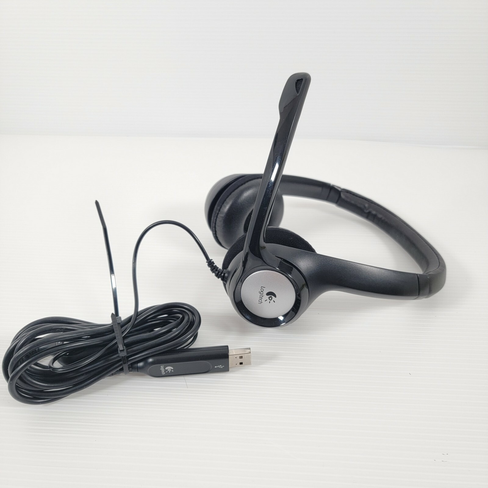 Logitech DZL-A-00052 Stereo On-Ear Corded USB Headset W/ Microphone Working