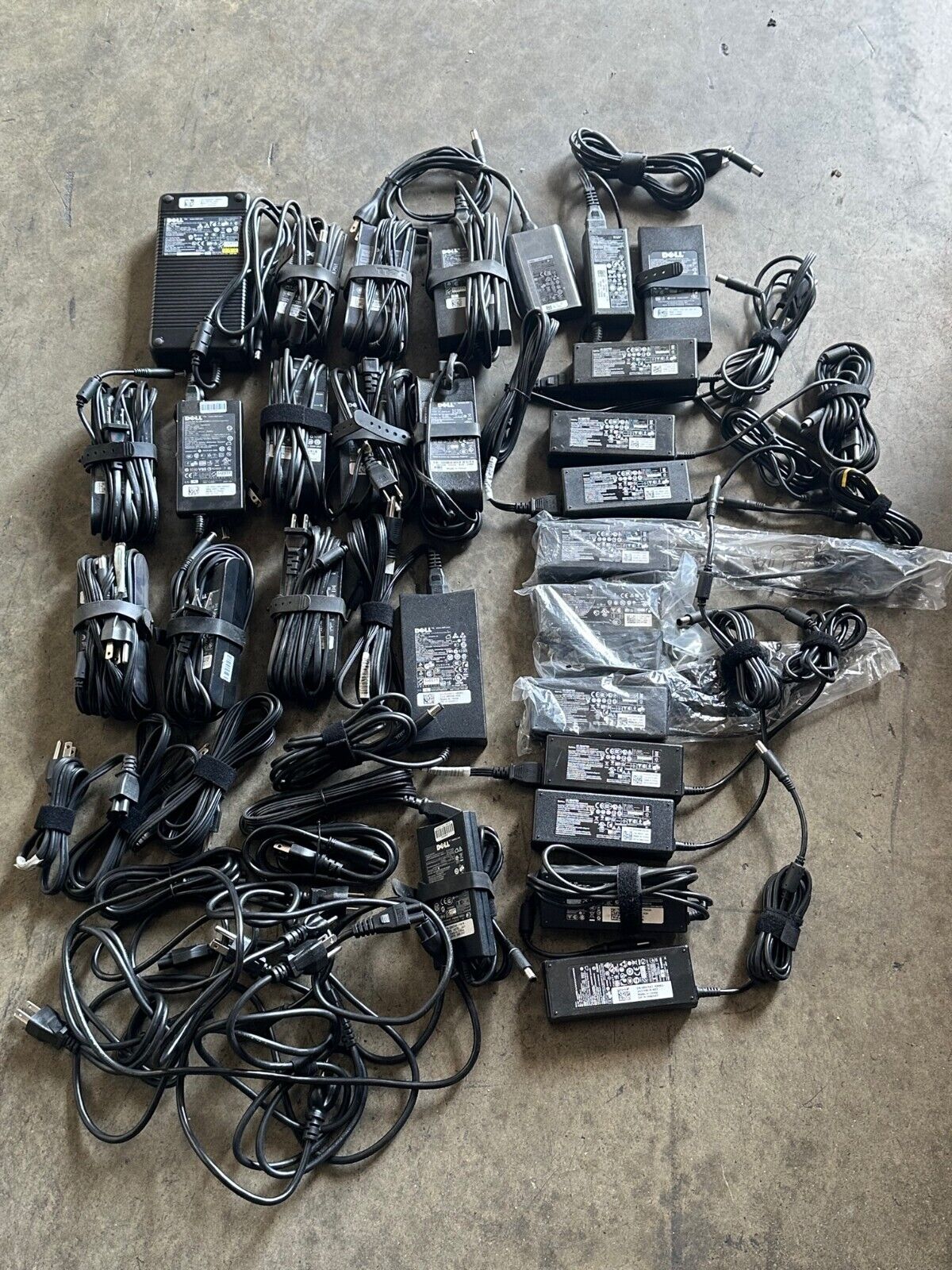Lot of 27 Genuine Dell AC Adapters/Laptop Charges Big tip  - Mix