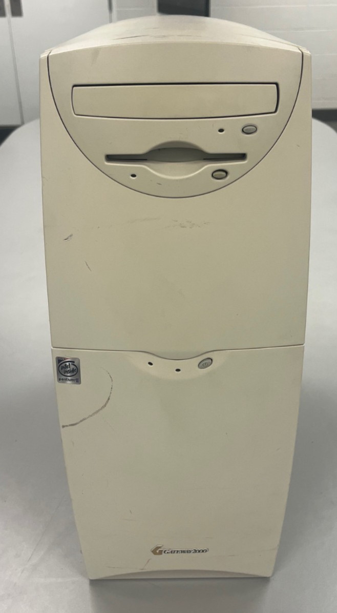 Vintage Gateway 2000 G6-200 mini-tower Computer PC Intel Pentium II 350MHz vntg