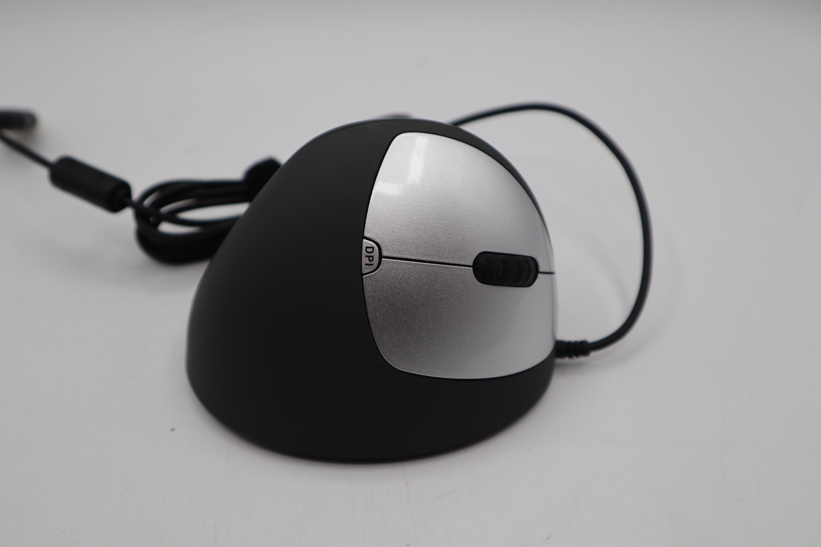 Goldtouch KOV-GSV-RM Semi-Vertical Mouse Wired (Right-Handed) Medium Gray