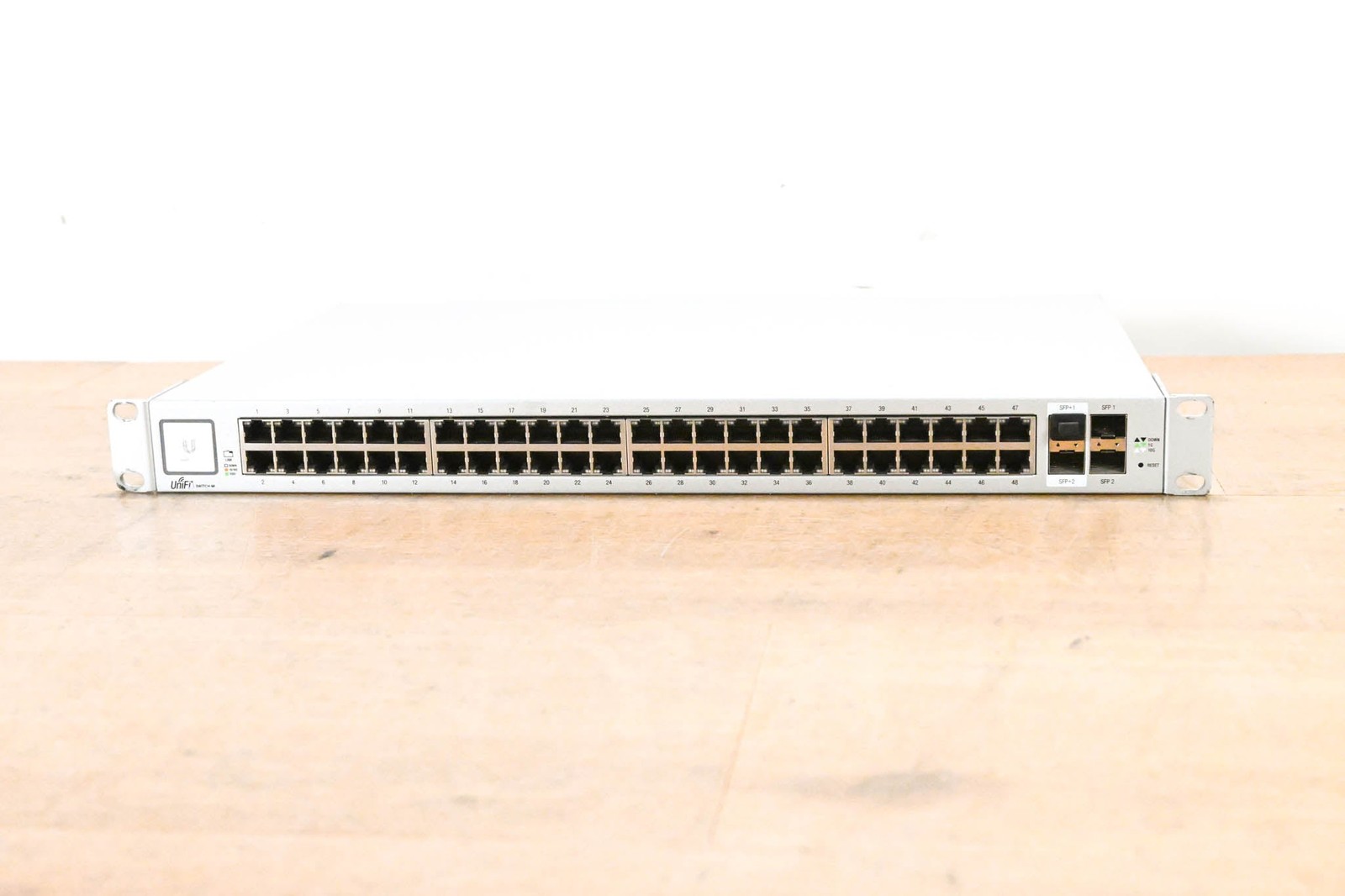 Ubiquiti UniFi US-48 Switch 48 48-Port Gigabit Ethernet Switch CG011T8