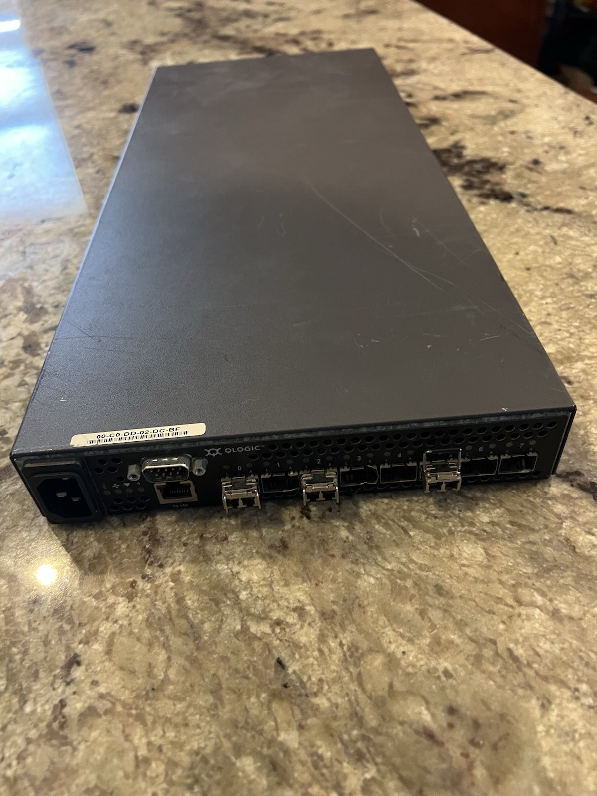 Qlogic Model SANbox2-8c