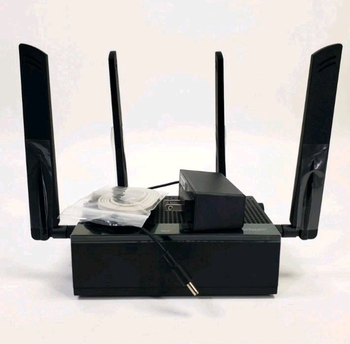 Verizon Business 5G Internet Gateway 2-Port Ethernet Router XC46BE