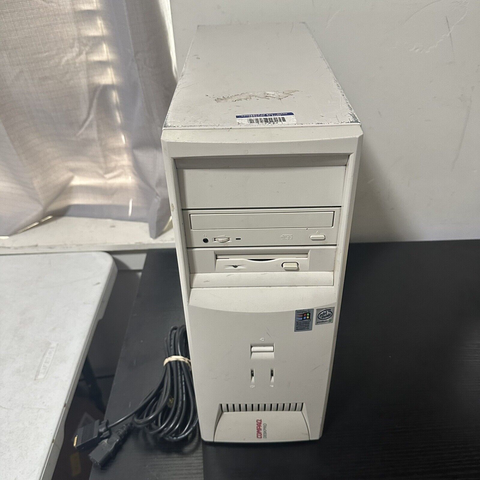 Vintage Retro Windows 2000 Compaq DeskPro Pentium III 866mhz 128mb RAM 15GB HDD