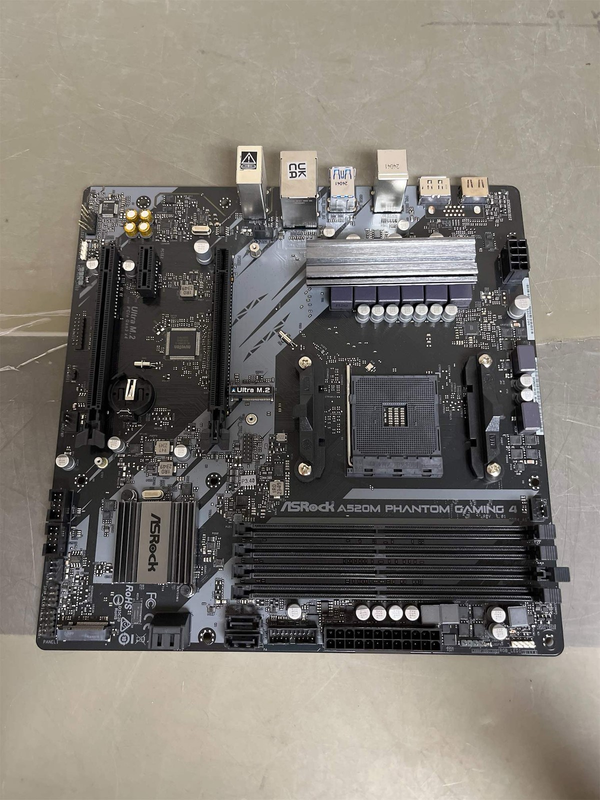 ASRock A520M-HDV AMD A520 AM4 Micro ATX *For Parts*