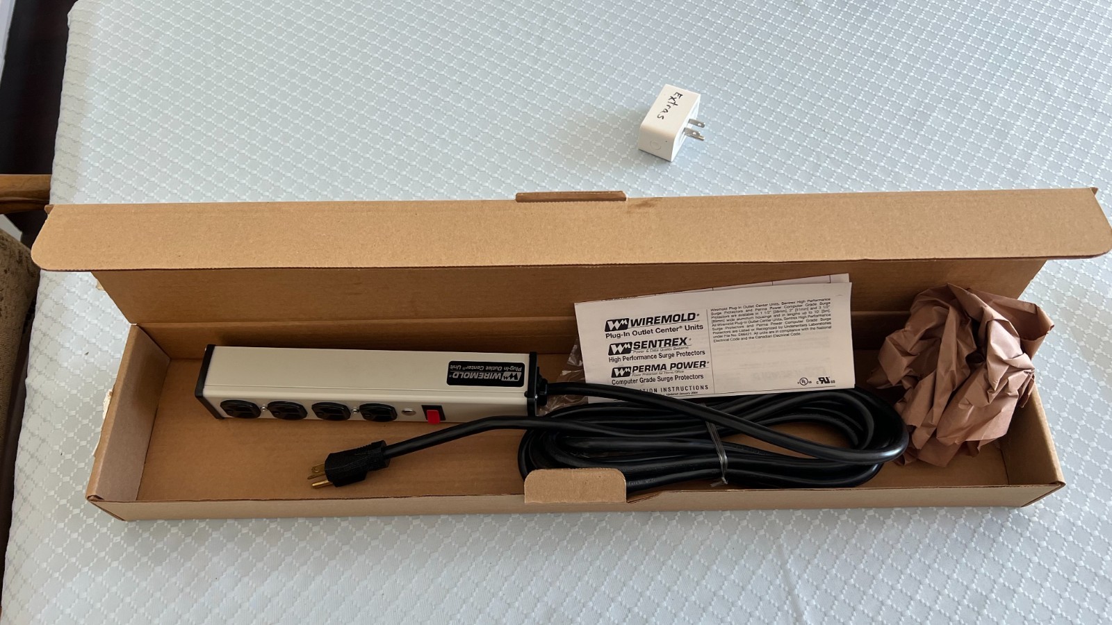 20 Amp 4 Outlet Power Strip with 15' 12AWG cable, Wiremold ULB420-15, New