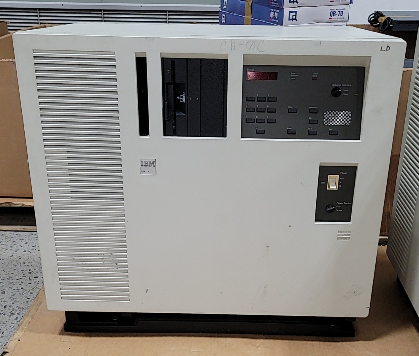 IBM 11L 3174 ESTABLISHMENT CONTROLLER MODEL 11 L HACF PRO UNIT SEE NOTES