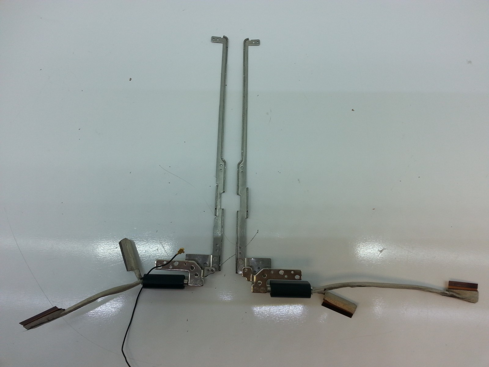 iVIEW Maximus II 2 Left & Right Hinges Set + Genuine Cables / 102
