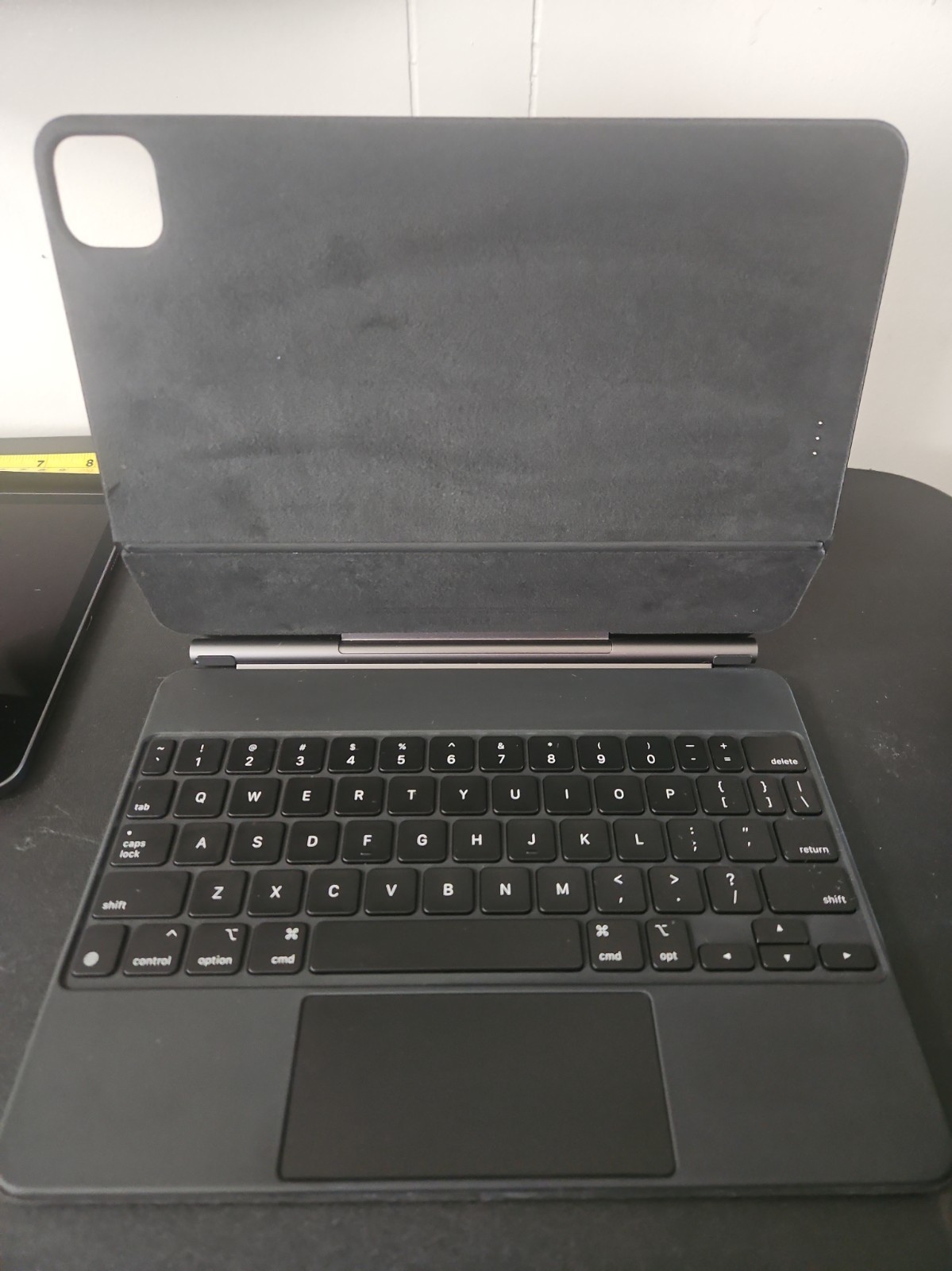 Apple Magic Magnetic Keyboard in Black, Key Specifications for Model A2228
