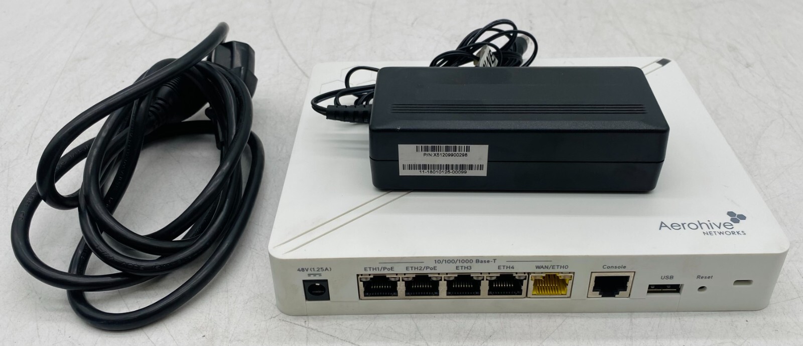 AEROHIVE NETWORKS XR200P LAN/WAN 2X POE PSE PORTS ROUTER W/ ADAPTER