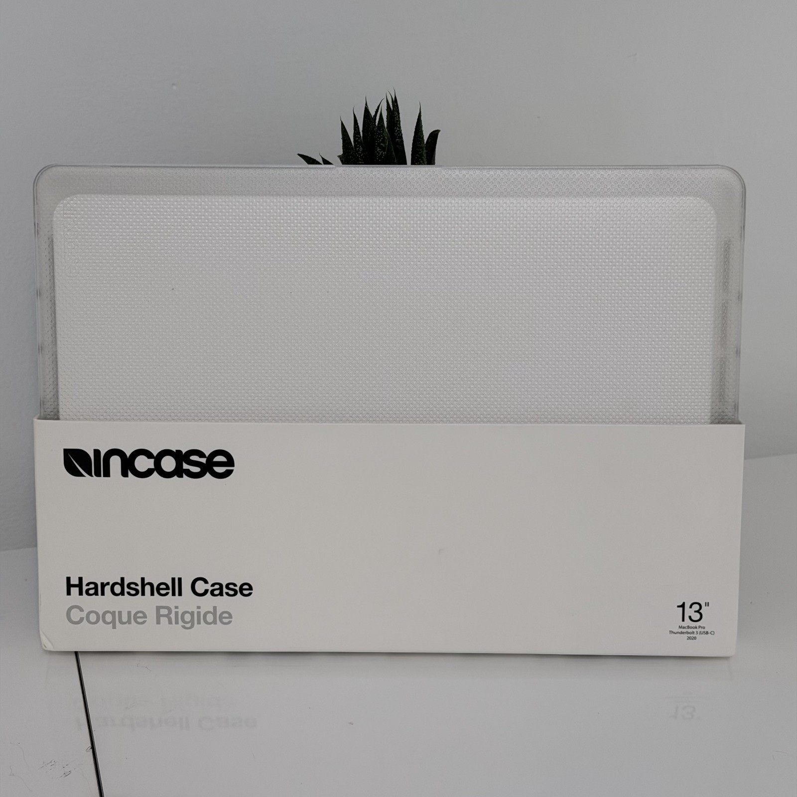 New Incase Hardshell Case for 2020 MacBook Pro 13" Clear INMB200629-CLR