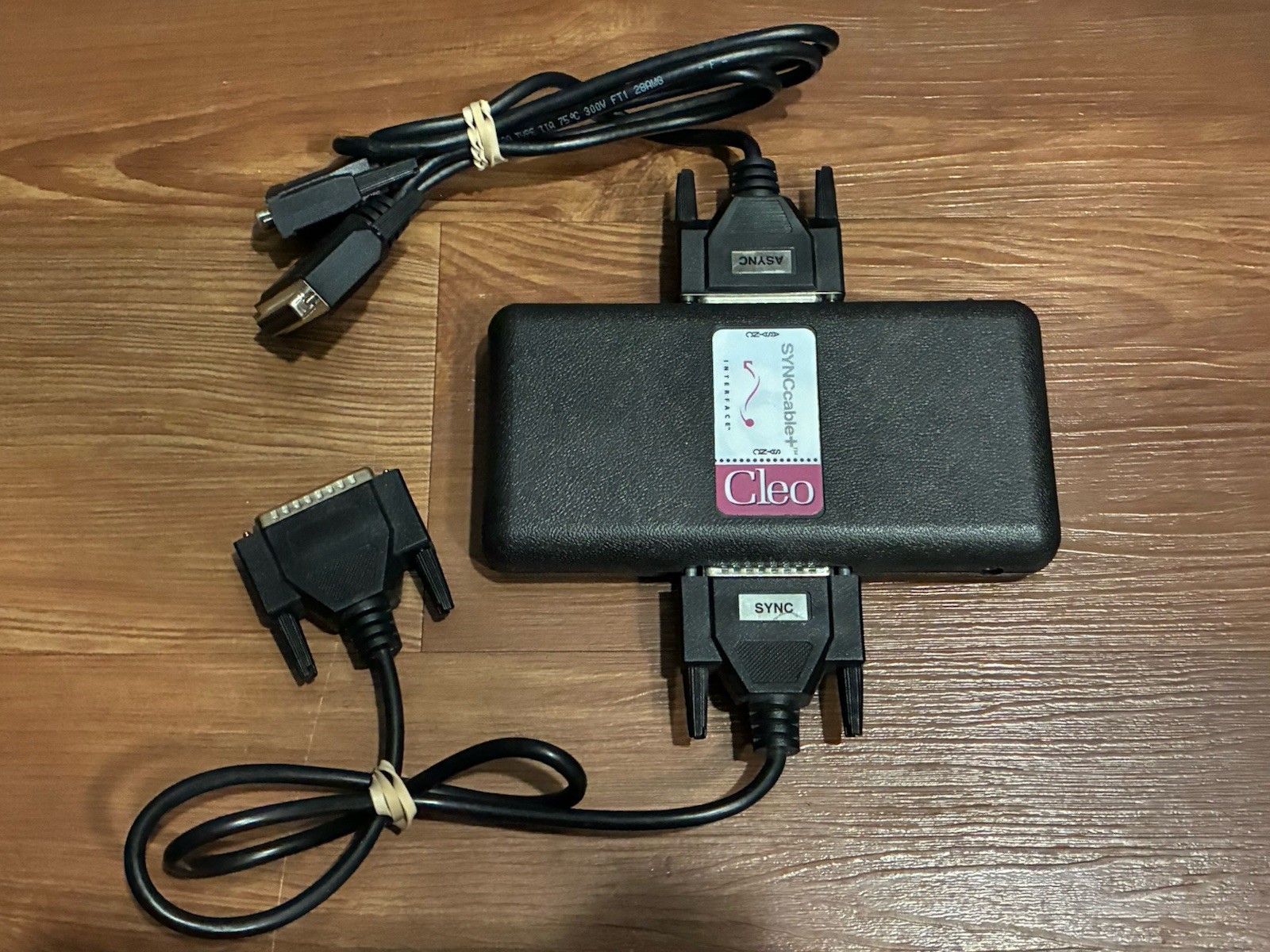NICE RARE Cleo SYNCcable+ Interface System *R+R* 82021 TESTED