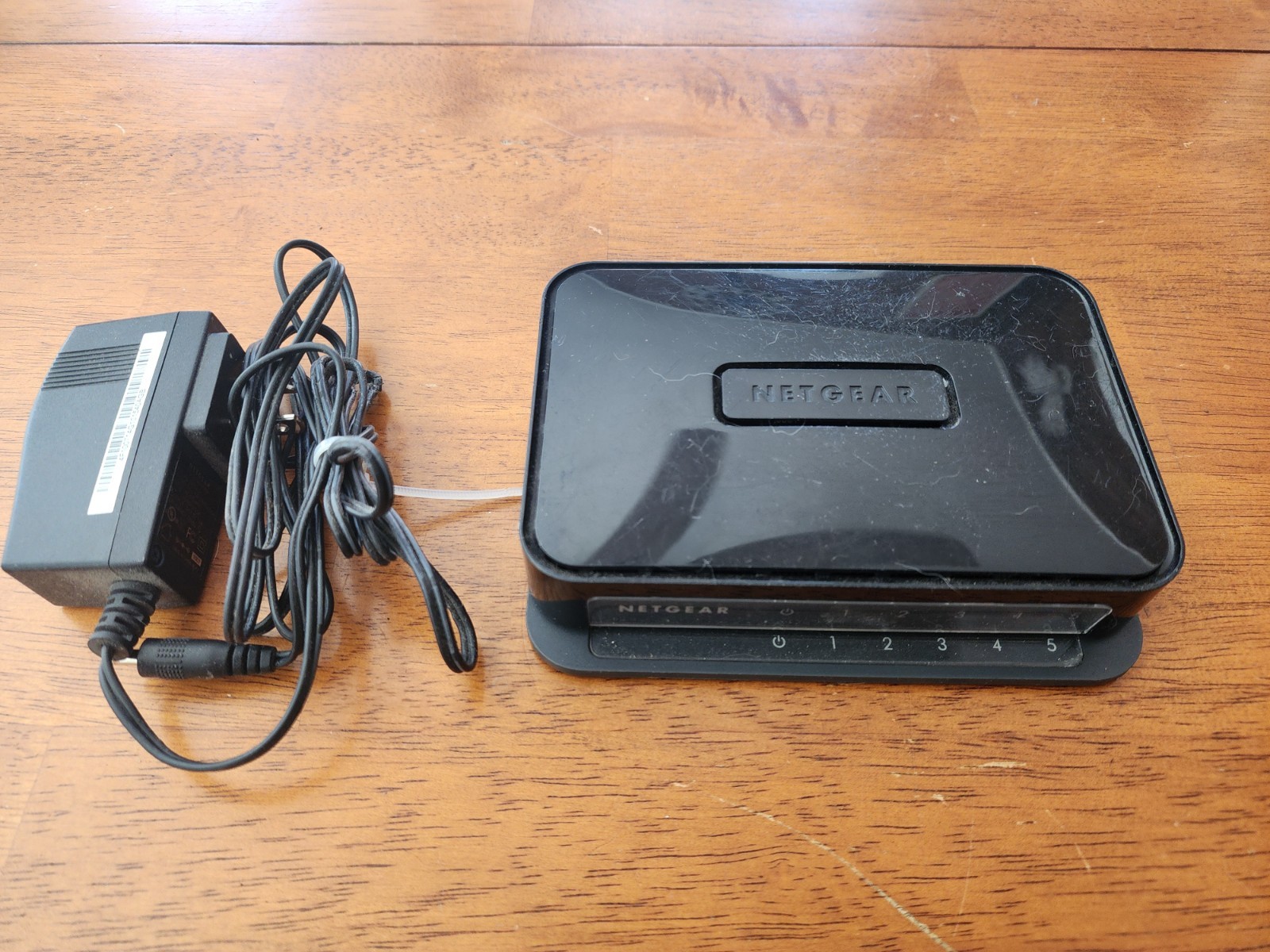 NETGEAR GS605AV 5-Port Home Theater Gaming Network Switch Gigabit Ethernet QoS
