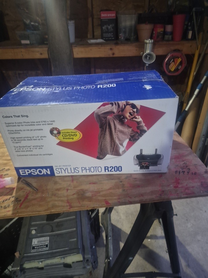 Epson Stylus Photo R200 Inkjet Print Direct on CD/DVD New CD tray never used