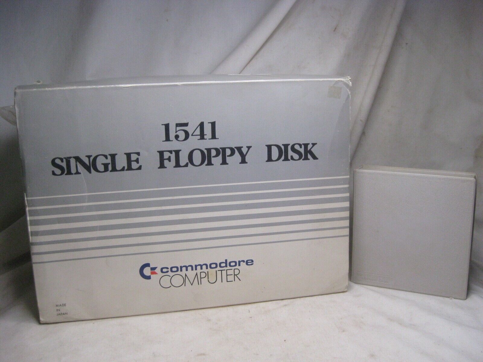 vintage Commodore Computer 1541 SINGLE FLOPPY DISK Japan mfg. w/ box & software