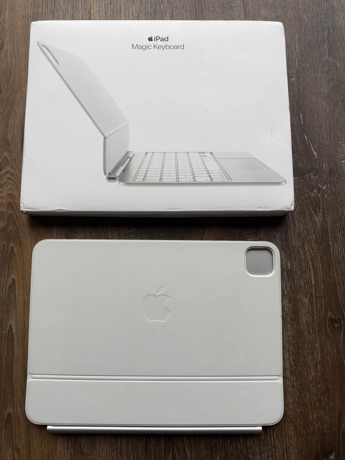 OPEN BOX  Apple Magic Keyboard Case iPad Pro 11" - M4 M5 - White A2975 MWR03LL/A