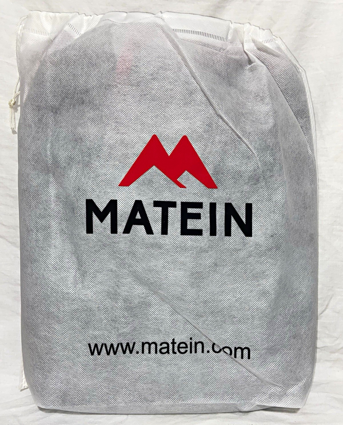MATEIN 15in Laptop Backpack Black/Red Polyester Solid Padded Adjustable Straps