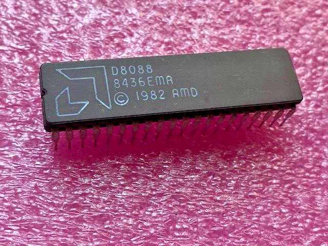 2pc  D8088 Microprocessor AMD
