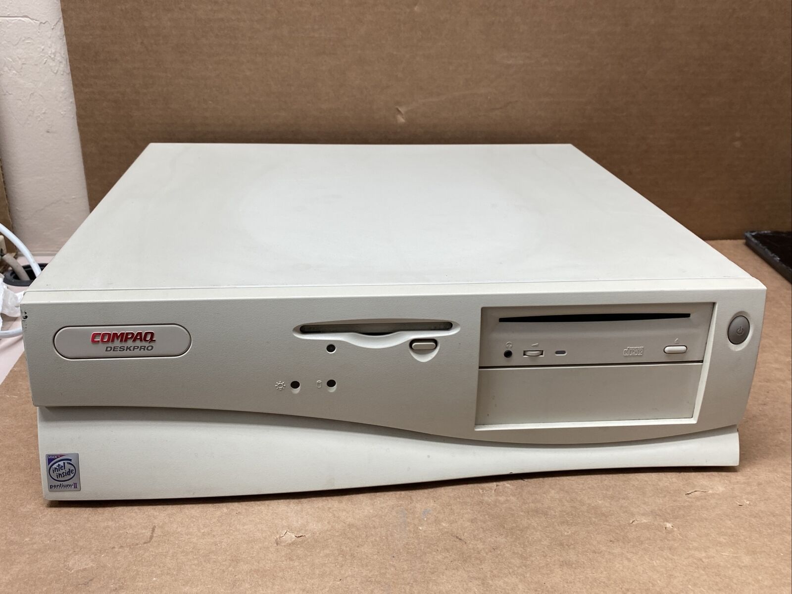 Vintag COMPAQ Deskpro 2000 Pentium II 64MB RAM 6GB HDD Windows 1998