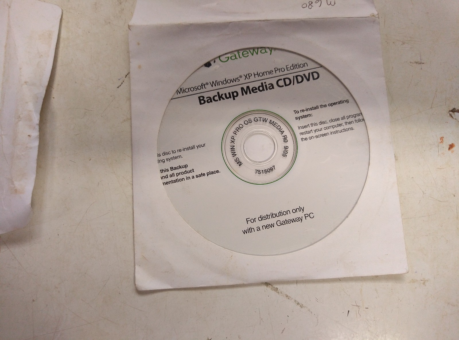 Gateway Operating System Windows XP Home restore cd See other pics