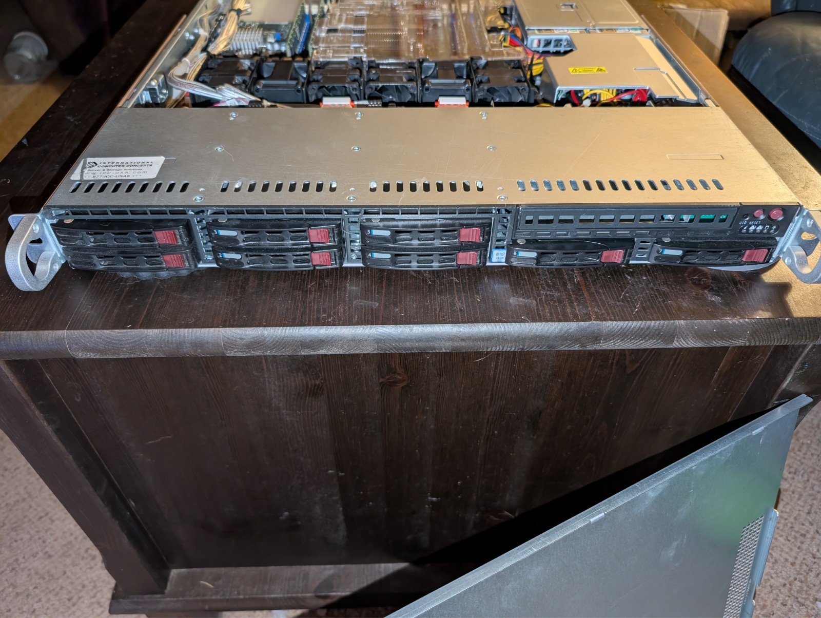Supermicro 1027R-WRF X9DRW-iF 2x E5-2609V2 2.50GHz 64GB 8x 2.5" Bay w/cages No O
