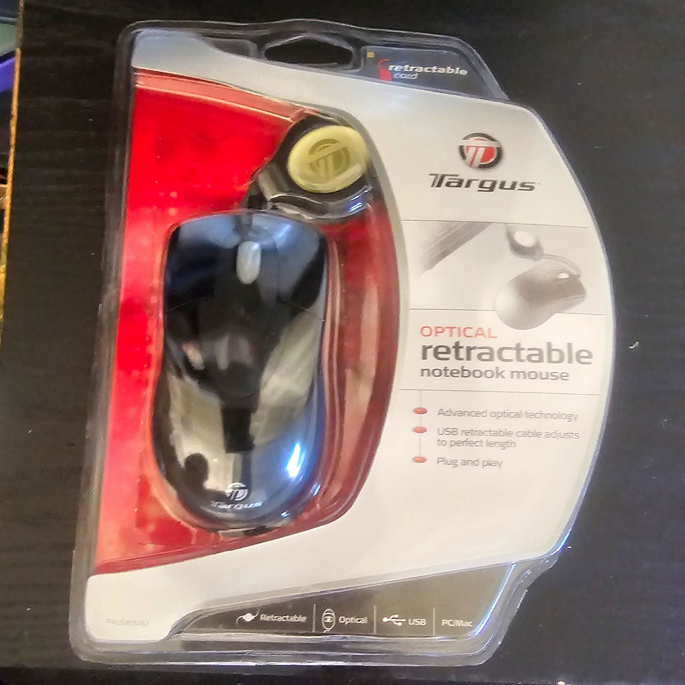 Targus Optical Wired USB Standard Mouse Retractable Cable Scroll Wheel Black