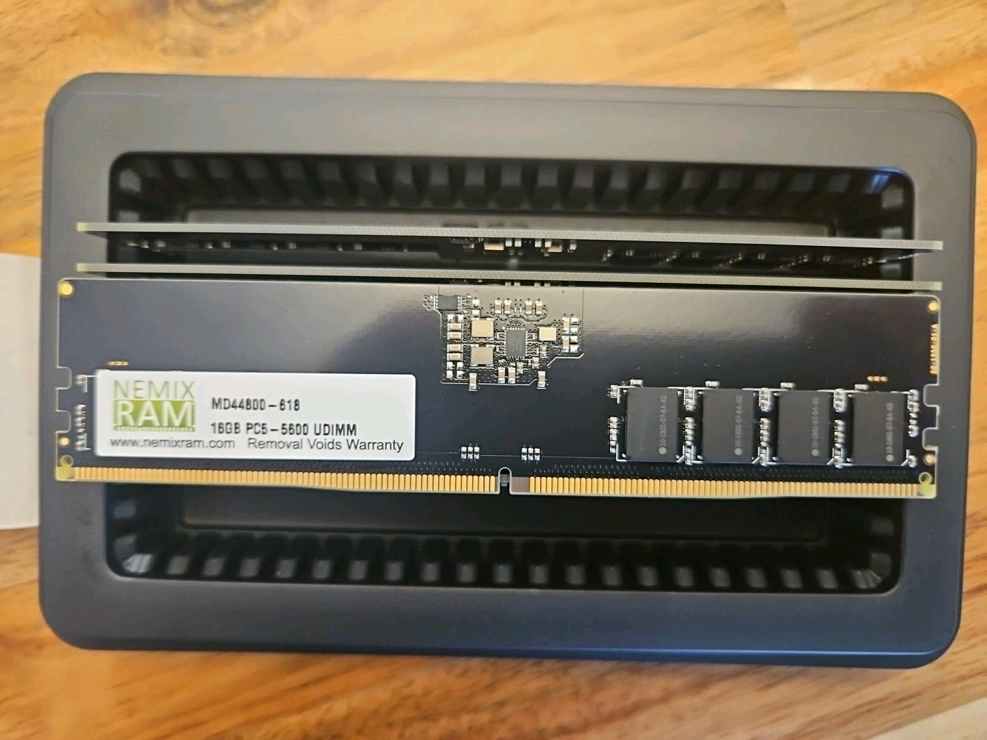 Nemix MD44800-618  8 x 16GB PC5-5600 UDIMM