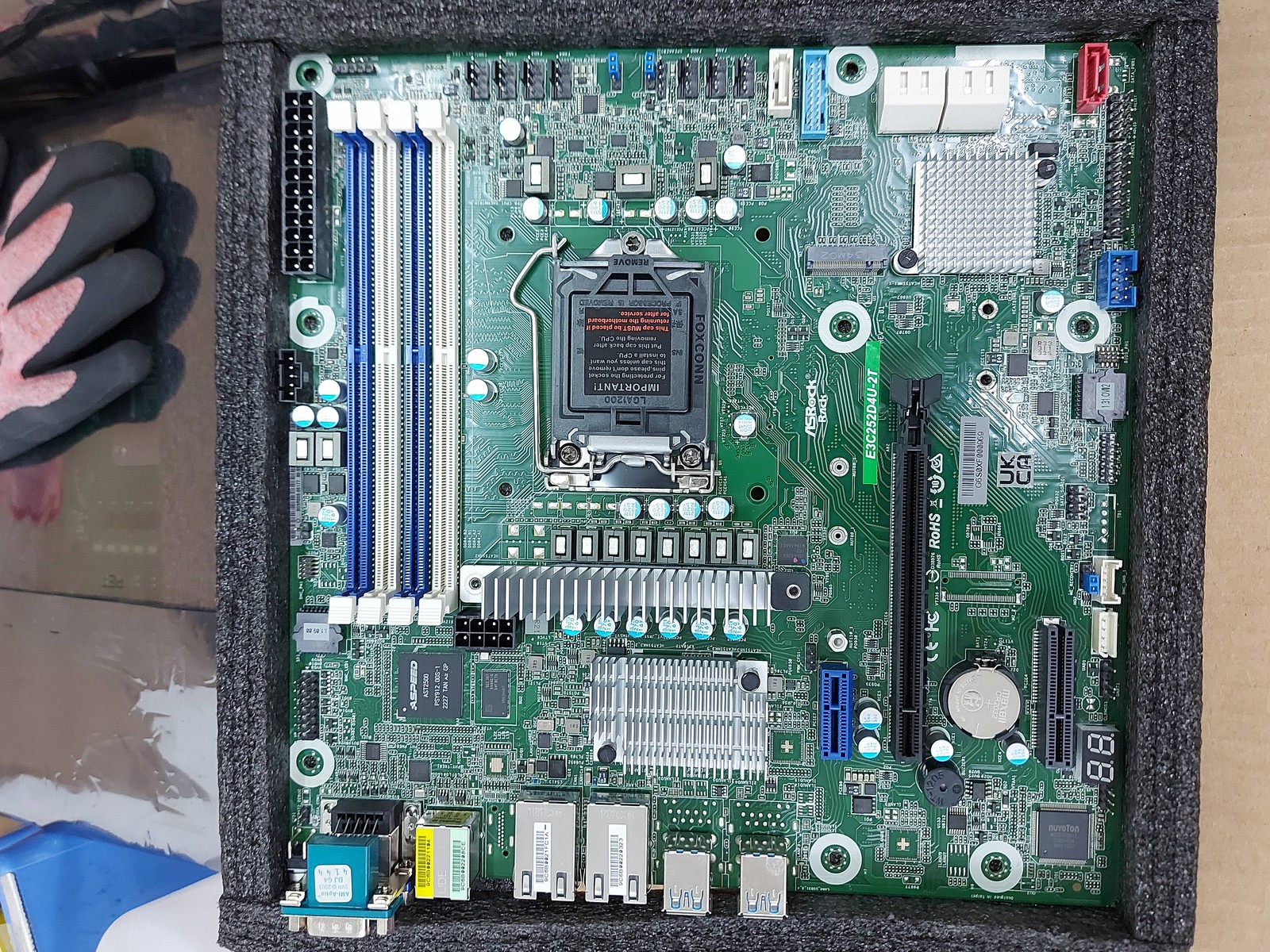 ASRock Rack E3C252D4U‐2T C252 Chipset, Supports E‐23XX CPUs AST2500 BMC