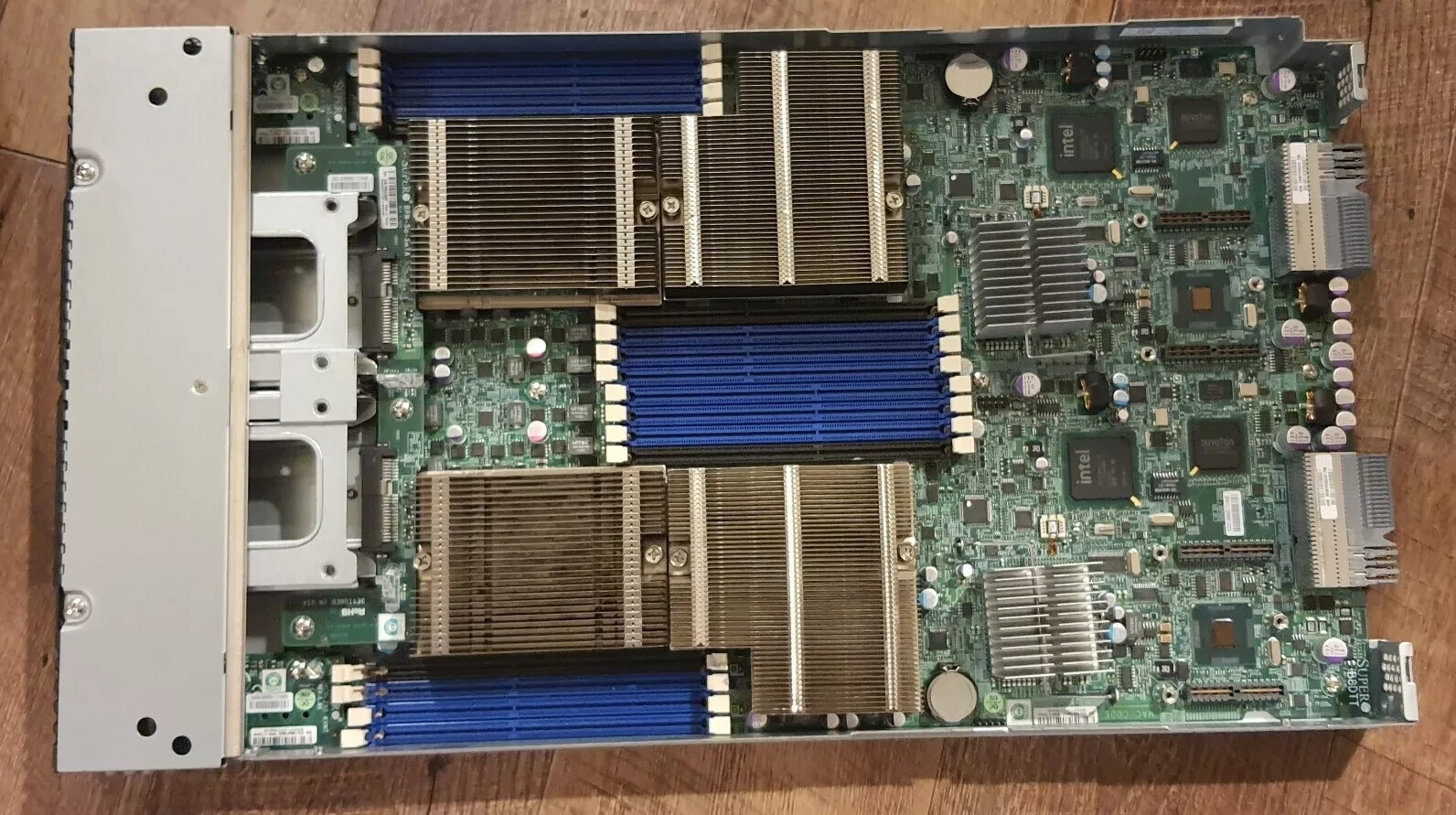 Supermicro SBI-7226T-T2 SuperBlade with 4x Intel Xeon E5-5606 B8DTT NO RAM/HDD