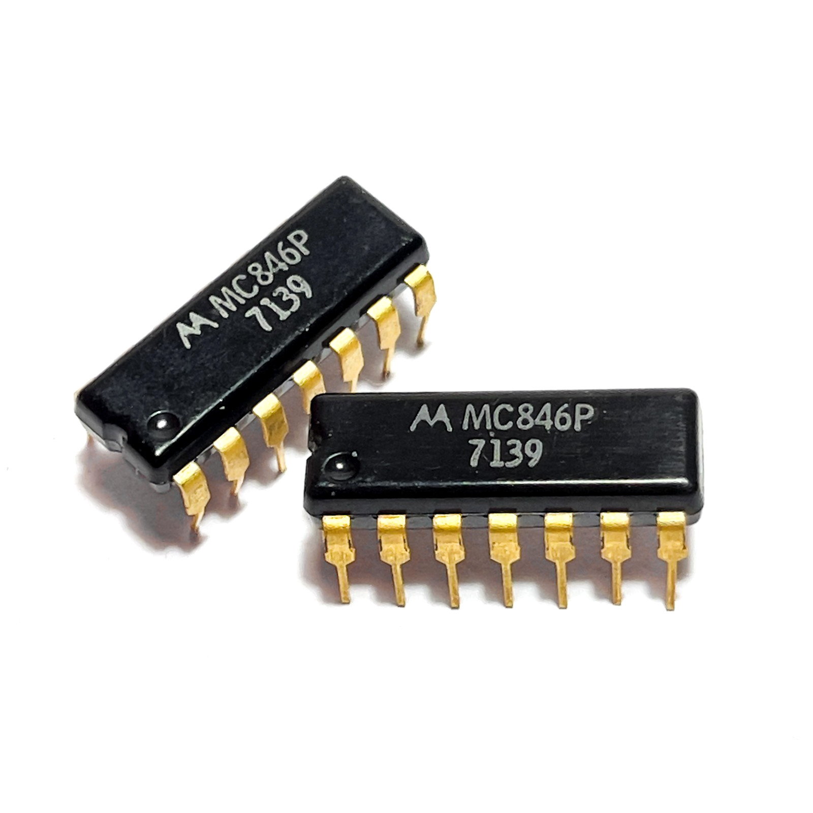 Motorola MC846P Gold-Plated Lead Logic ICs PDIP-14 (2 pcs) Rare 1971 Vintage NOS