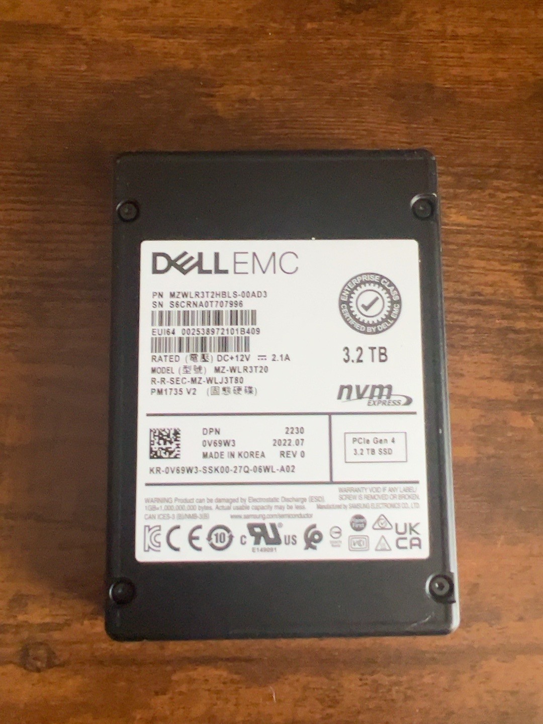 Dell Samsung 3.2TB PCIe Gen4 NVMe Enterprise SSD MZ-WLR3T20 DP/N V69W3