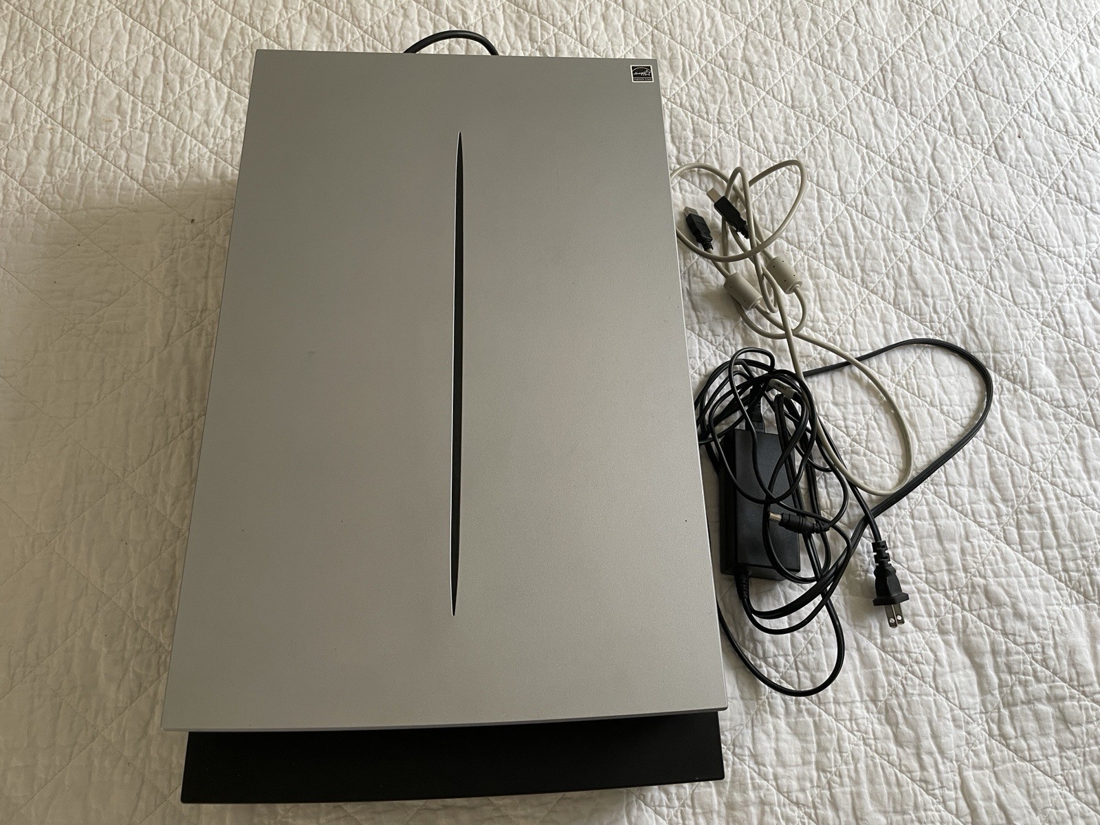 Epson Perfection V700 scanner FOR PARTS/Repair (includes cords)