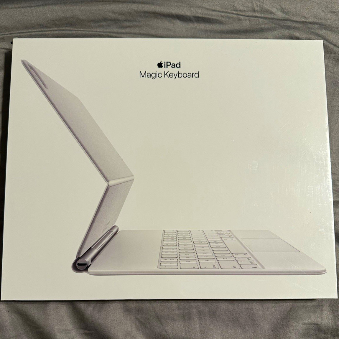 Apple iPad Magic Keyboard Dock White Touchpad Magnetic USB-C QWERTY MJQJ3LL/A