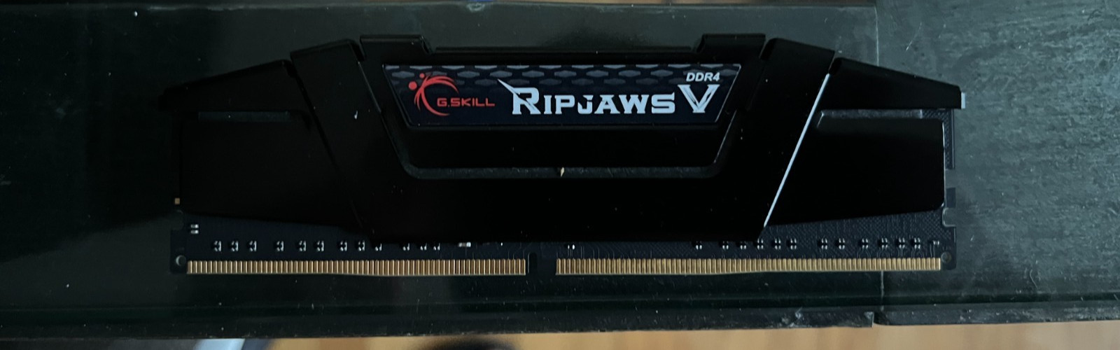 G.Skill RipJaws V 16GB DDR4  3200MHz RAM F4-3200C16D-32GVK BLACK (1x 16gb)