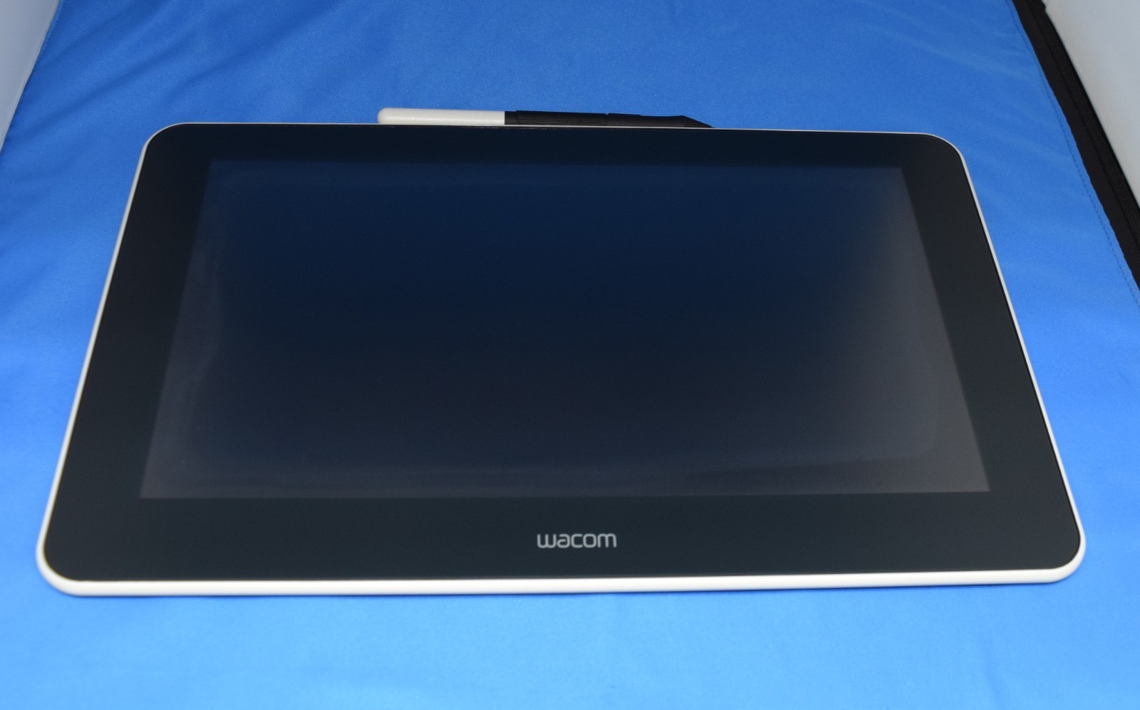 WACOM ONE MODEL DTC-133 COMES WITH PEN, CABLE & CARRYING CASE