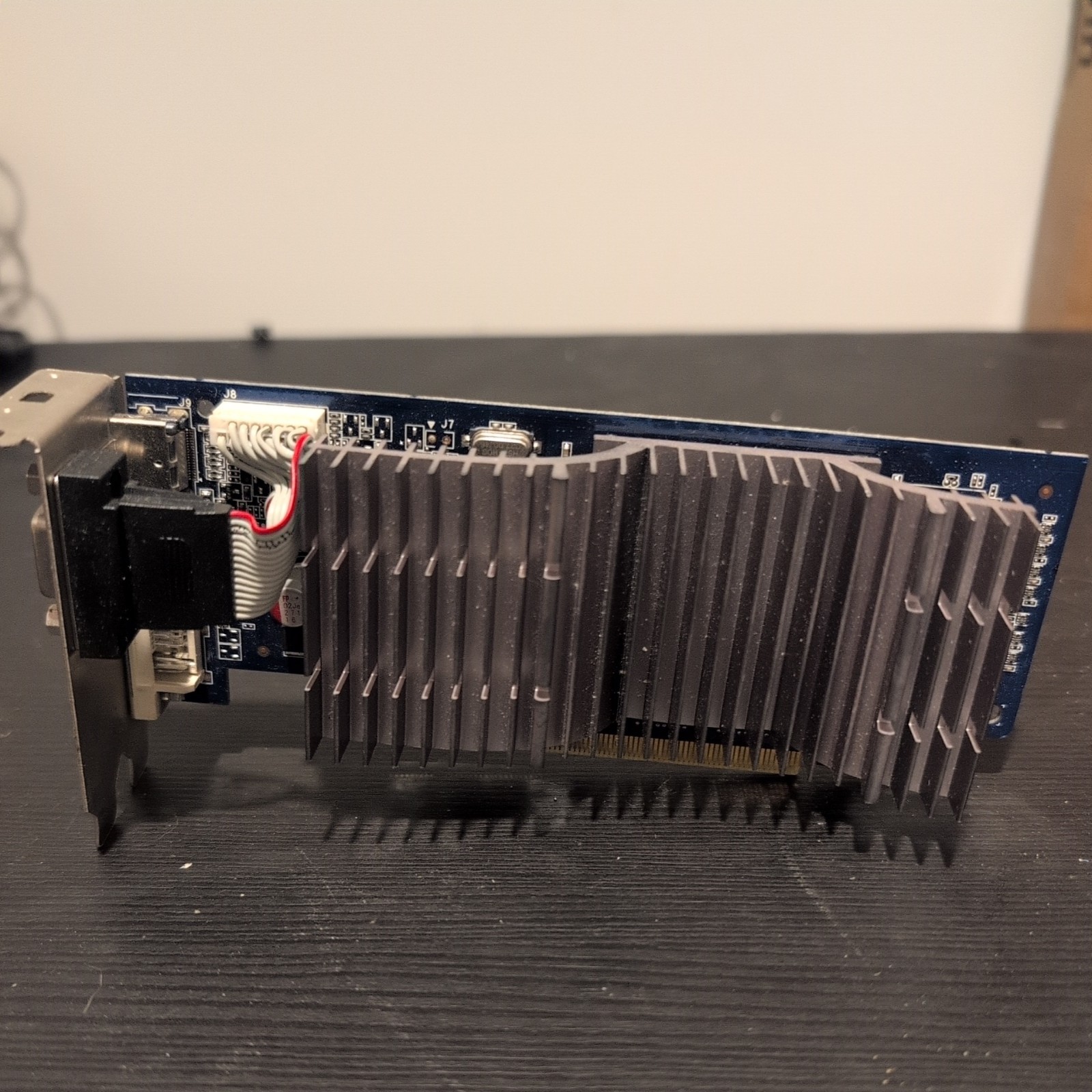 Asus EN210 SILENT/DI/512MD3/V2(LP) C872PI Board