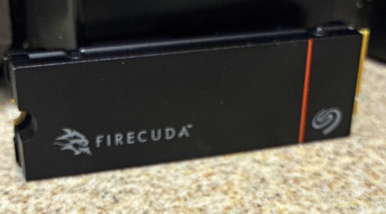 Seagate FireCuda 530R 2TB M.2 2230 NVMe PCIe Gen4 Internal SSD Heatsink