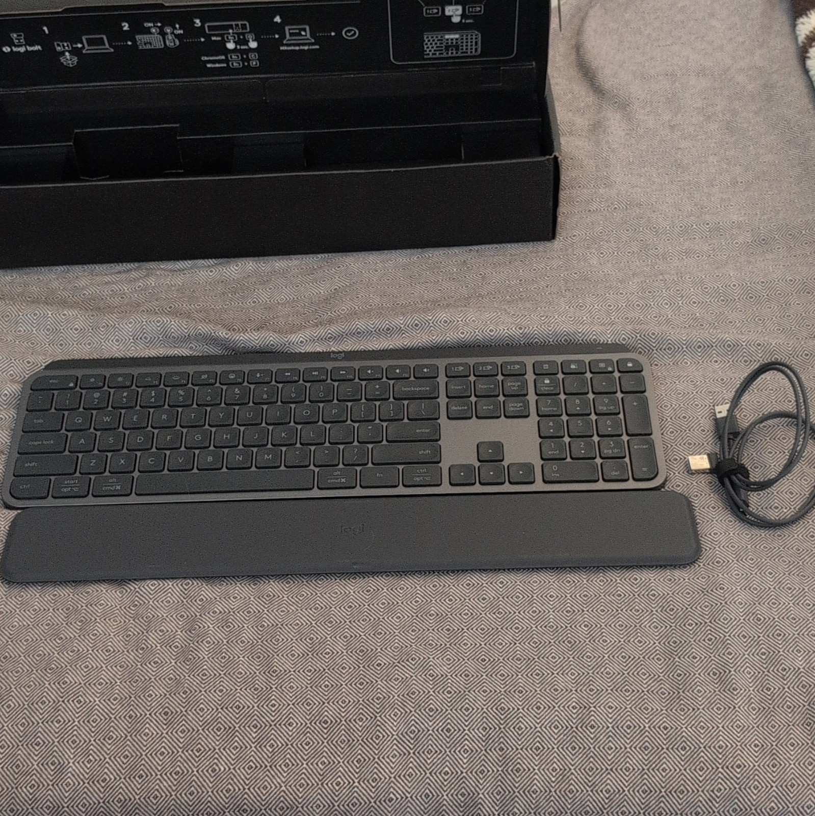 Logitech MX Keys S Slim Bluetooth Keyboard Black Easy-Switch English QWERTY