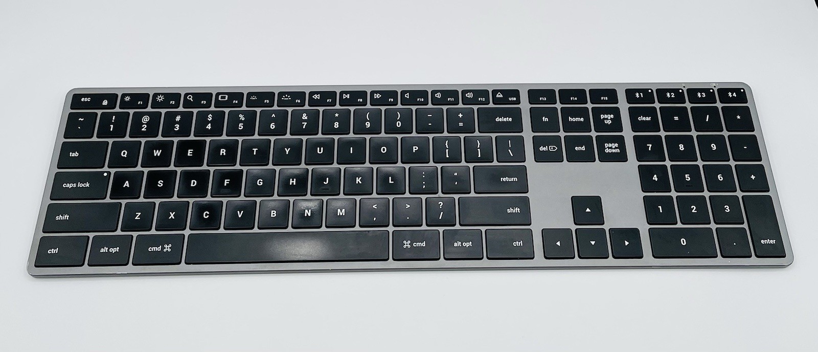 Satechi Slim X3 Bluetooth Backlit Keyboard with Numeric Keypad – Works Tested