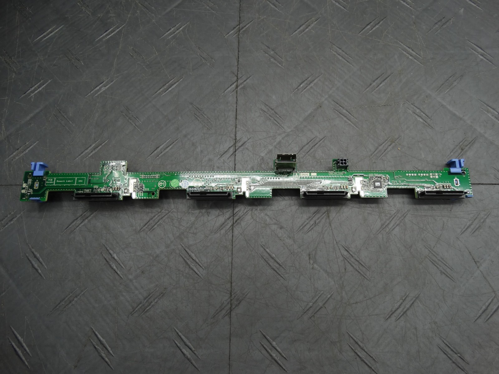 Dell 0P7H13 PowerEdge HDD 3.5" 4-Bay Backplane R320/R420